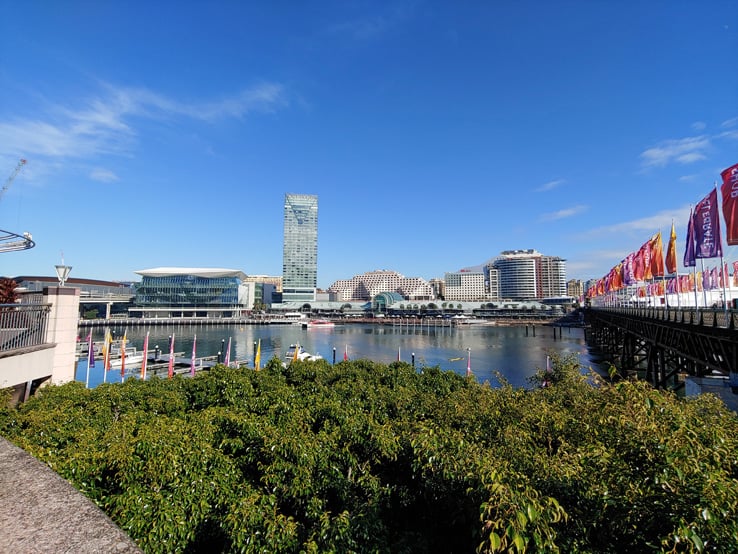 LG V50 ThinQ wide angle