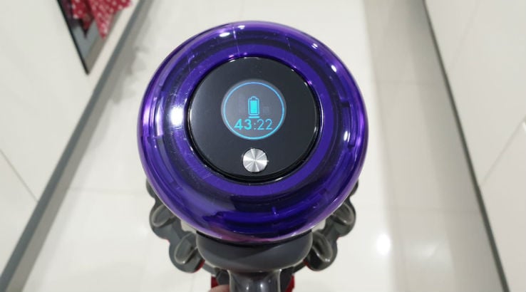Image: Finder Dyson V11 Outsize LCD screen