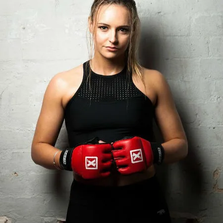 Image: Sportitude Instagram Woman with red boxing gloves on