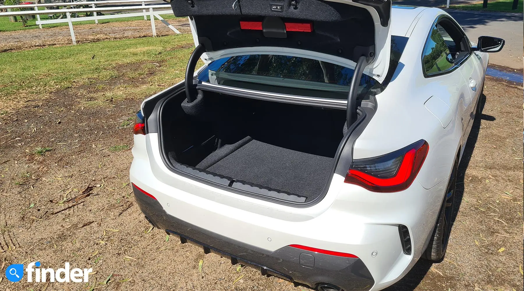 2021 BMW 420i Coupé boot