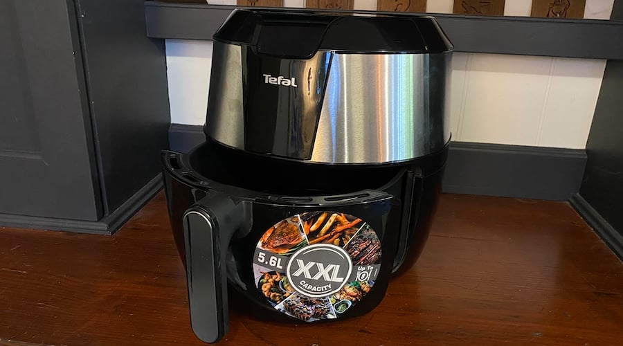 Image: Sarah Brandon/Finder Tefal Easy Fry Deluxe XXL EY701 review