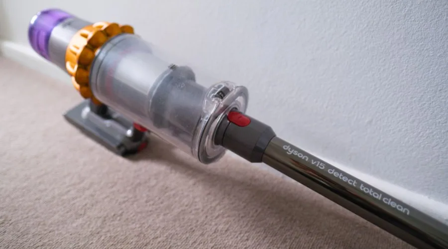 Dyson V15 Detect review