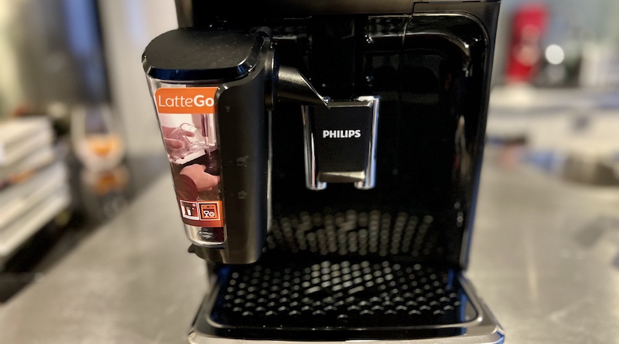 Image: Alice Clarke/Finder Philips Series 2200 LatteGo Fully Automatic Espresso Machine review