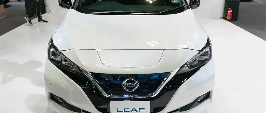 Tesla Alternatve: The Nissan Leaf